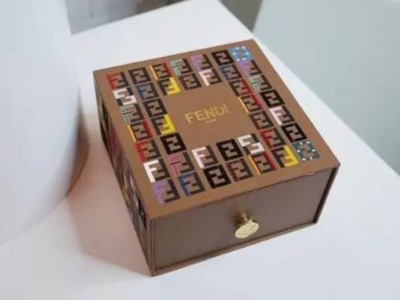 中秋送什么禮？精品盒廠家挑選幾款月餅禮盒，送禮倍有面子！